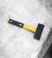 Vuisthamer - moker 1,5 kg met fiberglassteel geel