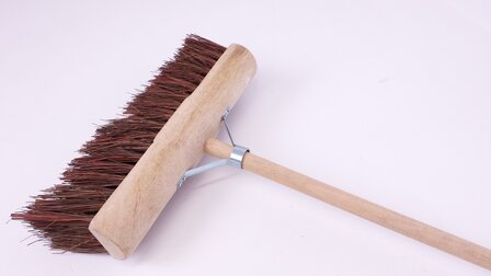 Wegenbouwbezem bruin compleet met steel en stokhouder 2 stuks