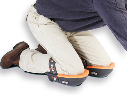 Kniebeschermers Fento original oranje met GRATIS 1 EK VOETBAL per bestelling