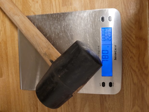 Rubberhamer 780 gram (snuffelhoek)