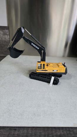 Miniatuur van een Volvo EC650 rupsgraafmachine (nummer2)