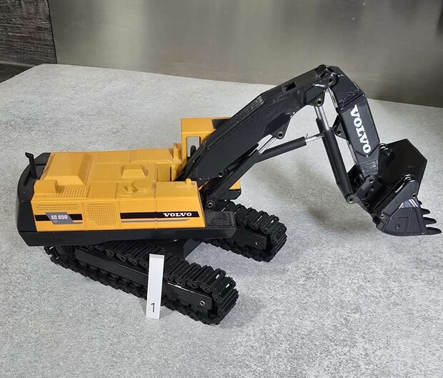Miniatuur van een Volvo EC650 rupsgraafmachine (nummer1)
